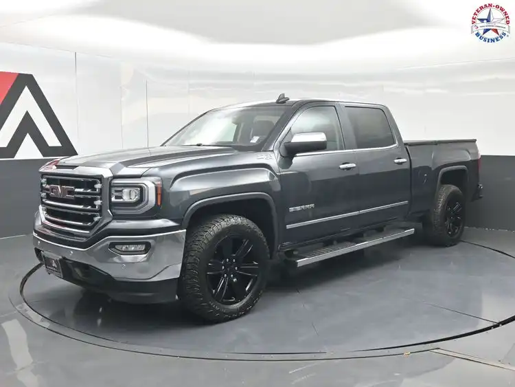 2017 GMC Sierra SLT 4WD Crew Cab Standard Box's photo