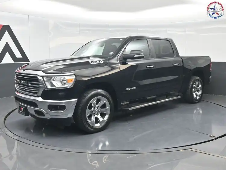 2019 RAM 1500 Big Horn/Lone Star 4WD Crew Cab 5'7's photo