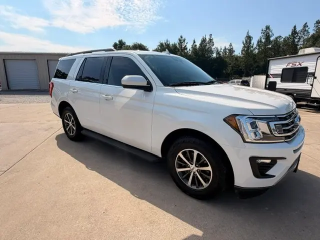 2020 Ford Expedition XLT photo 3