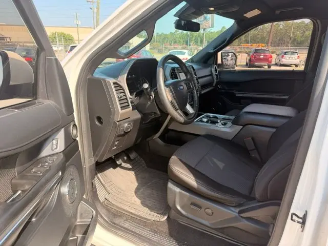 2020 Ford Expedition XLT photo 5