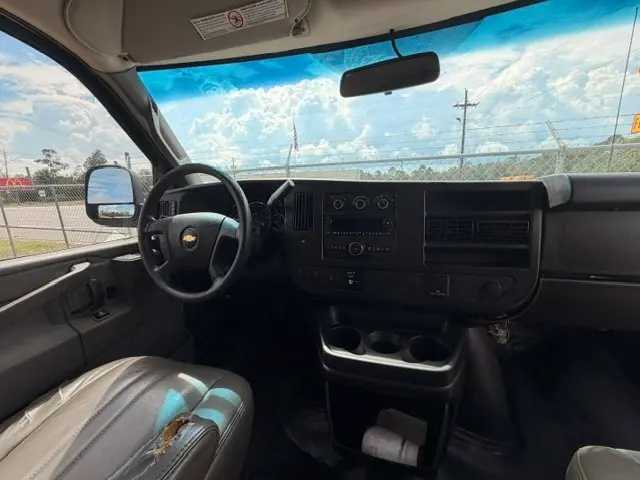 2017 Chevrolet Express Work Van HD 2500 photo 3