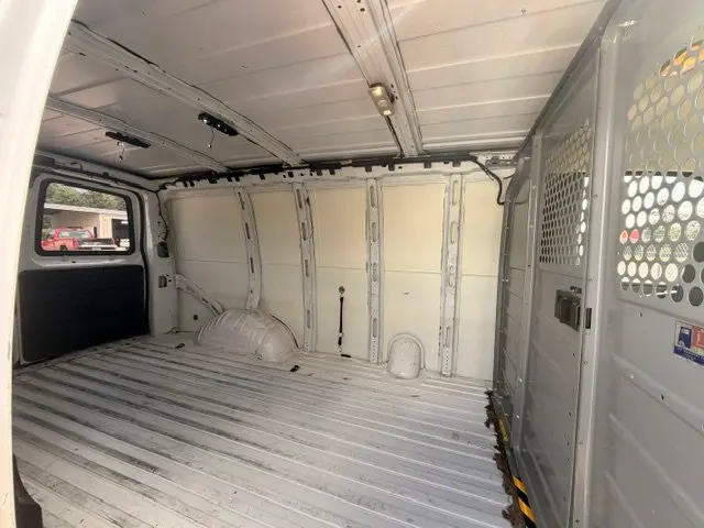 2017 Chevrolet Express Work Van HD 2500 photo 5