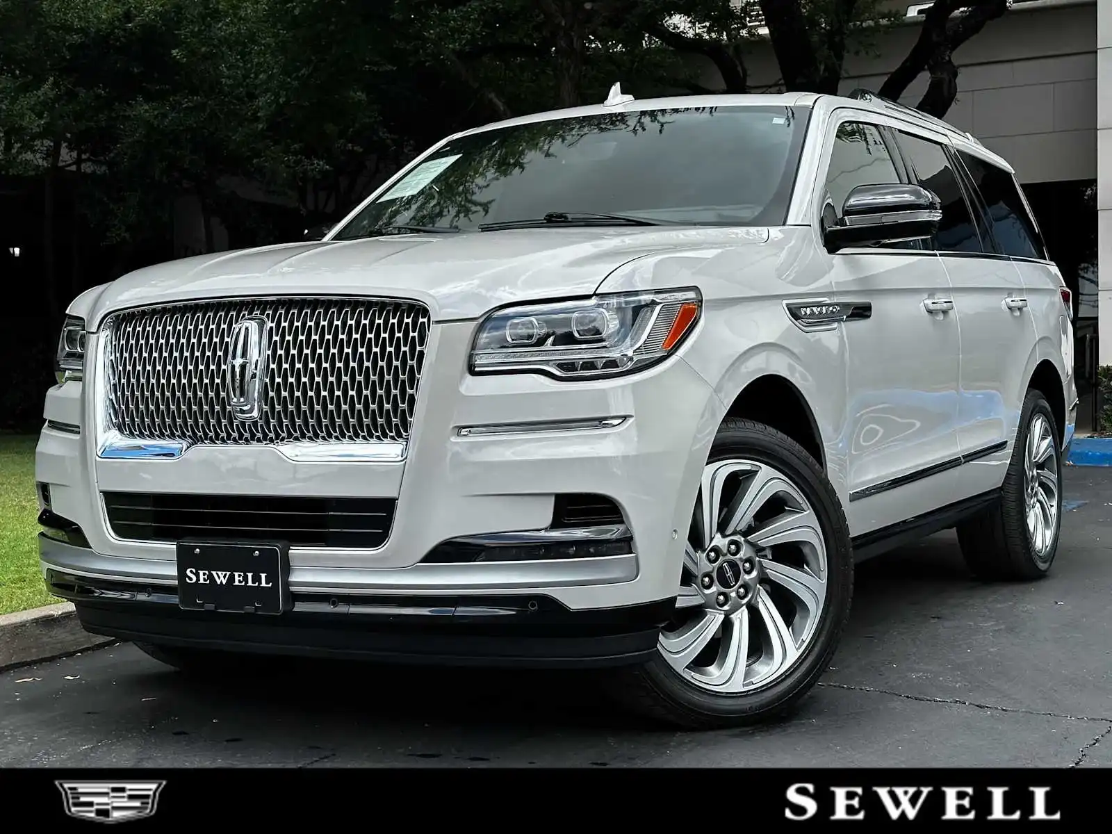 2024 Lincoln Navigator Reserve 4WD's photo