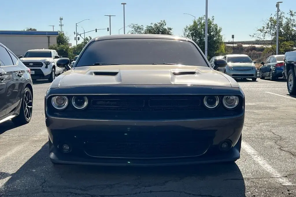 2020 Dodge Challenger SXT Auto photo 3