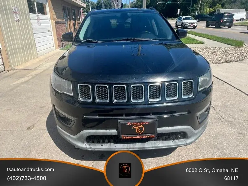 2021 Jeep Compass Latitude 4X4 photo 3