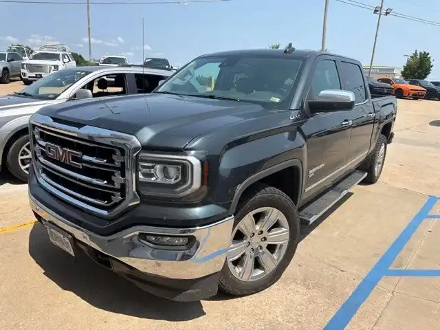 2018 GMC Sierra 4WD Crew Cab Short Box SLT's photo