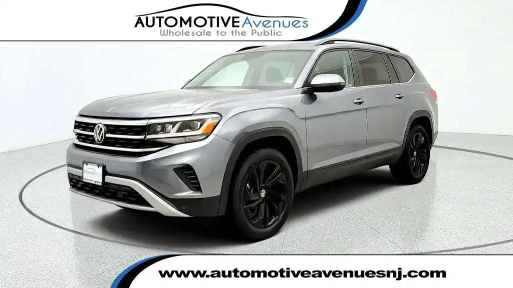 2023 Volkswagen Atlas 2.0T SE with Tech 4Motion's photo