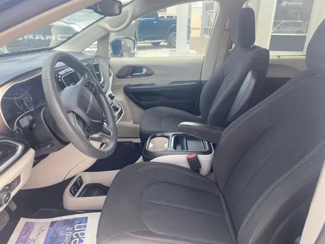 2018 Chrysler Pacifica Touring Plus photo 4