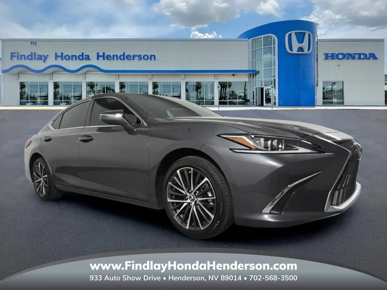 2024 Lexus ES 300h 300h's photo