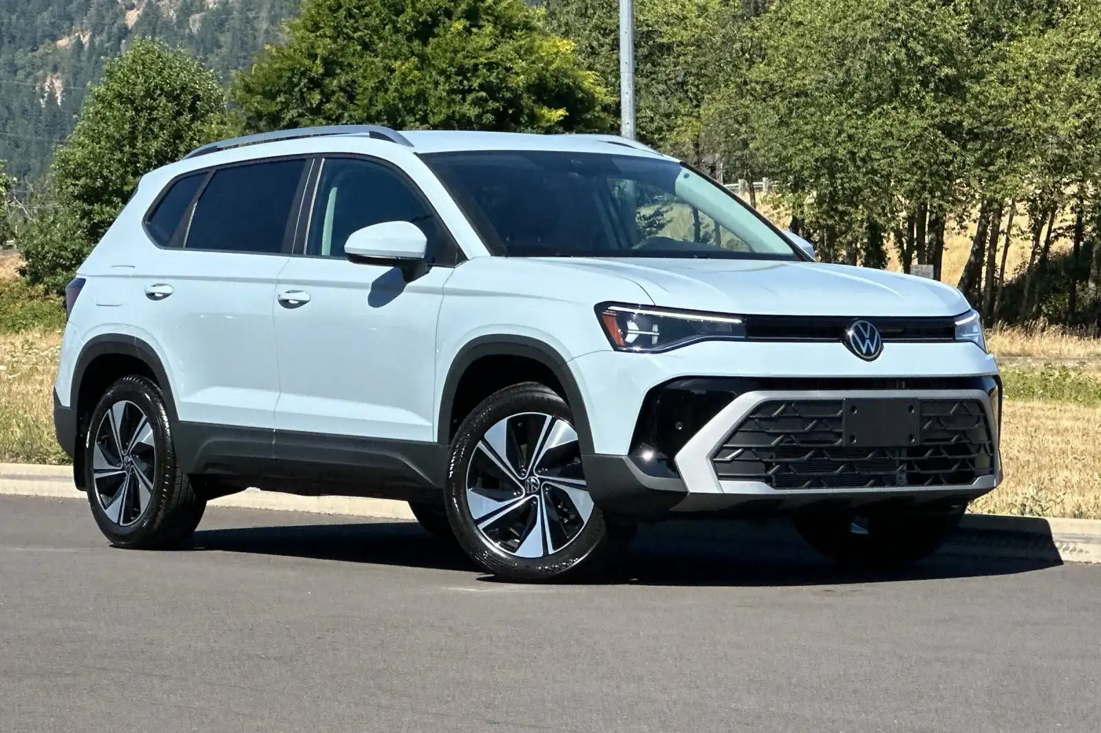 2026 Volkswagen Taos 1.5T SE 4Motion's photo