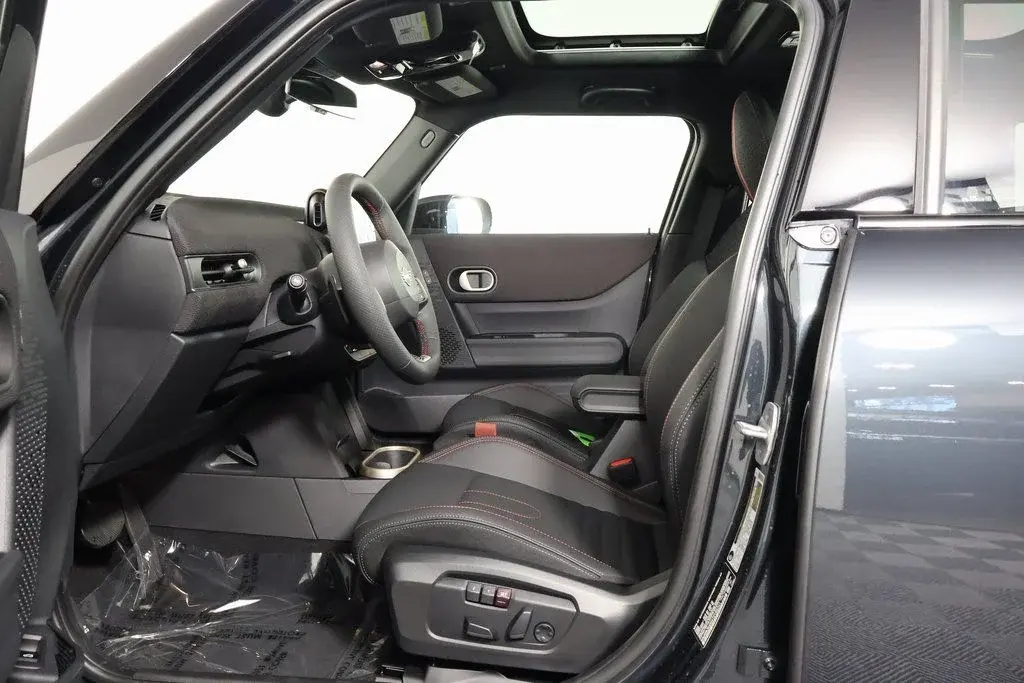 2026 MINI Hardtop Cooper S photo 5