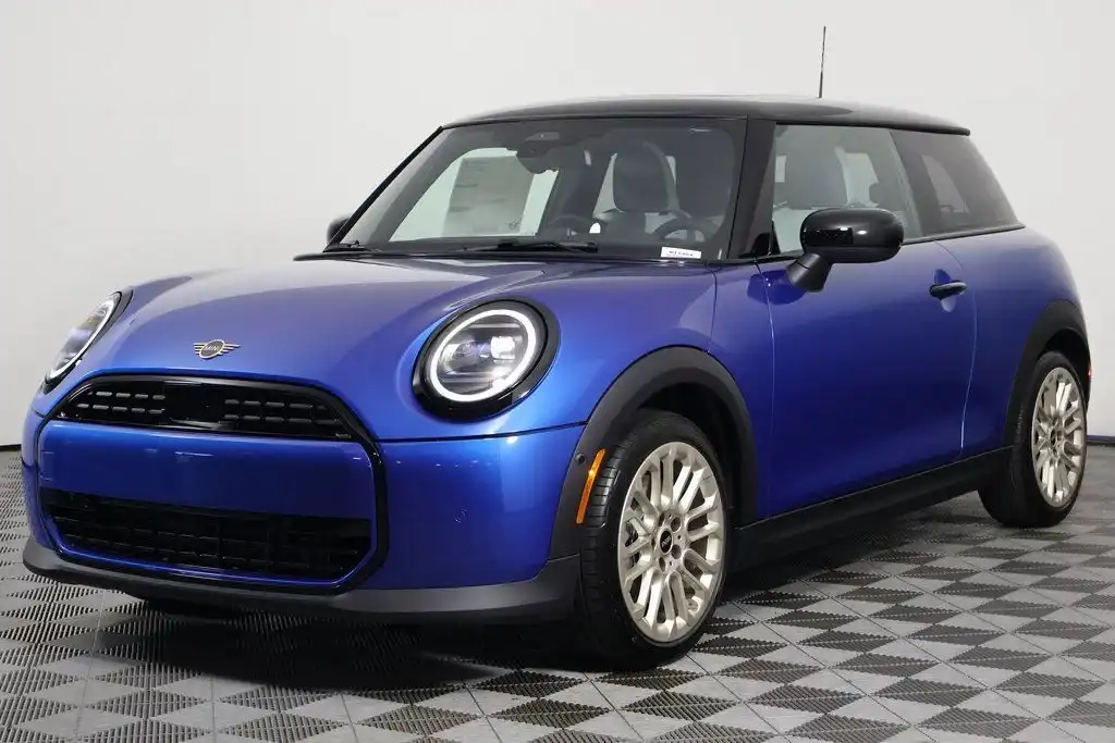 2026 MINI Hardtop's photo
