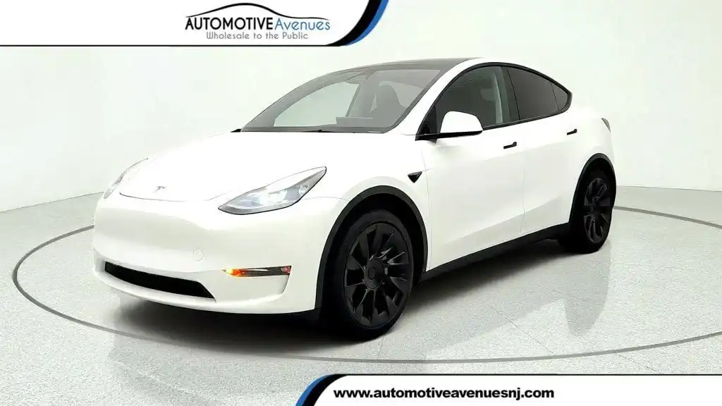 2023 Tesla Model Y Long Range Dual Motor All-Wheel Drive's photo