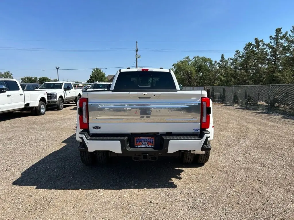 2026 Ford F-350 Platinum 4WD Crew Cab DRW 8' Box photo 5
