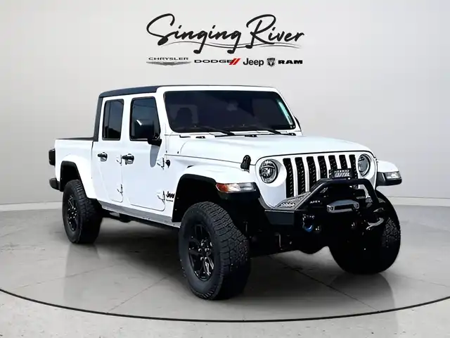 2021 Jeep Gladiator Sport S's photo