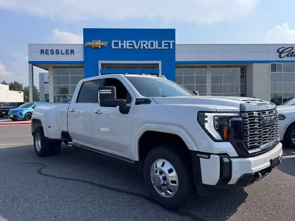 2024 GMC Sierra 4WD Crew Cab Long Box Denali Ultimate's photo