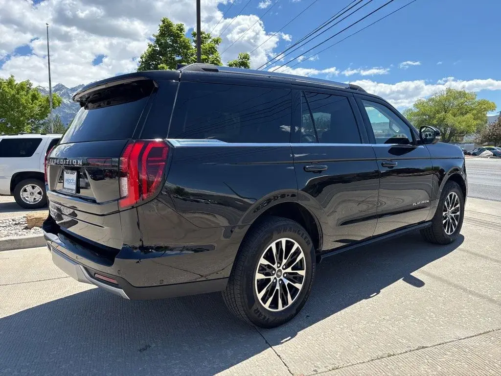 2025 Ford Expedition Platinum 4x4 photo 4