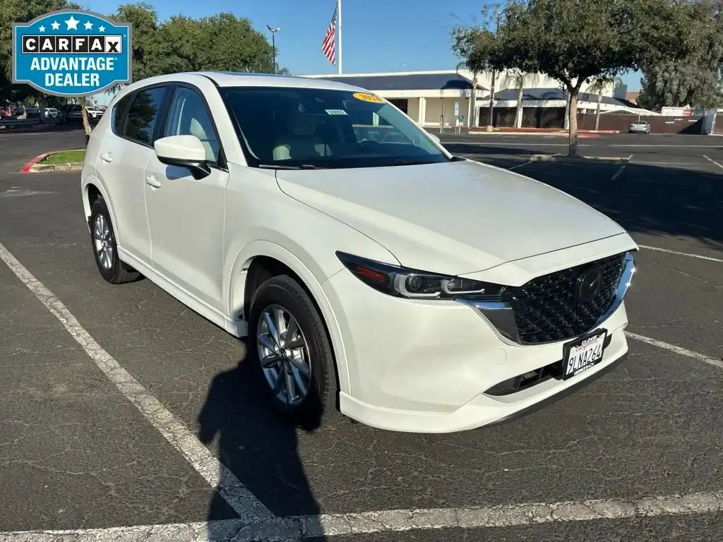 2024 Mazda CX-5 S Preferred package Auto AWD's photo
