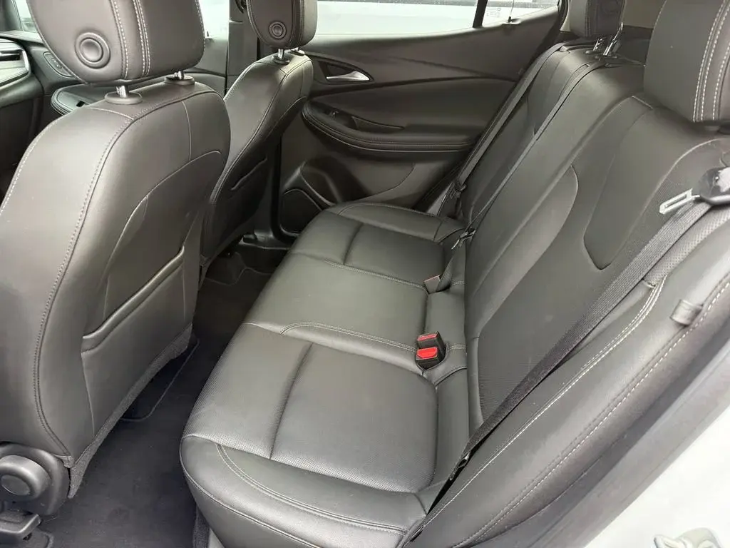 2024 Buick Encore GX Sport Touring photo 4