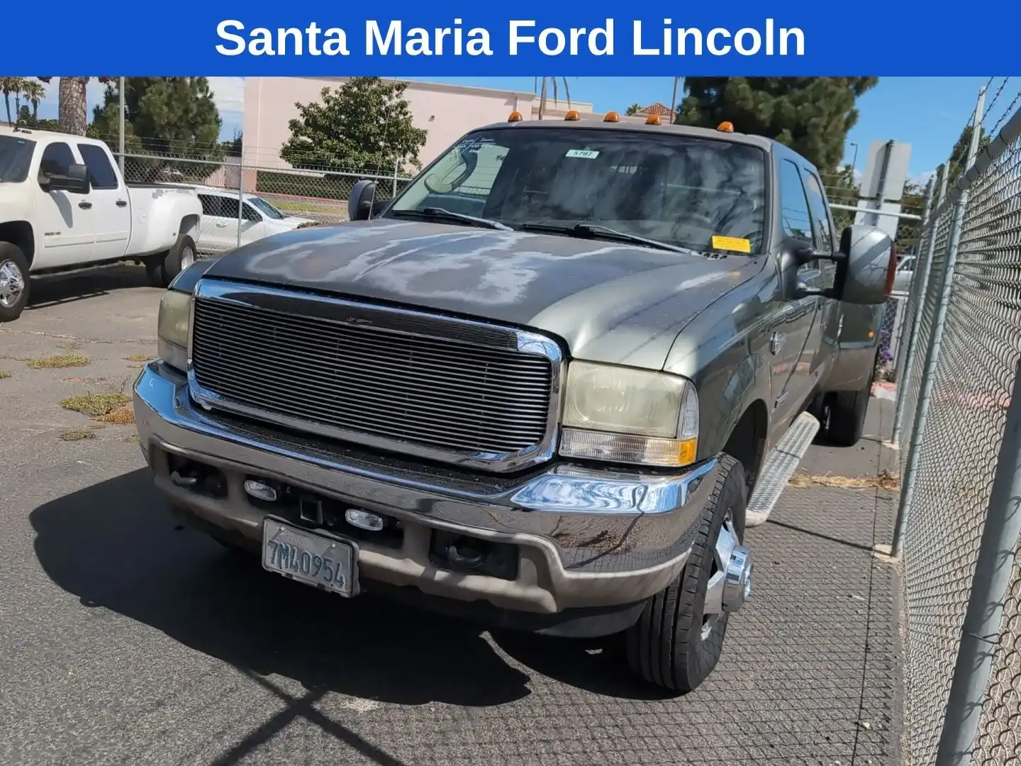 2004 Ford F-350 XL 4WD Crew Cab DRW SWB's photo