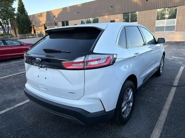 2023 Ford Edge SEL AWD photo 5