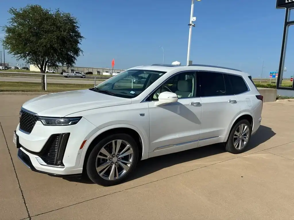 2024 Cadillac XT6 Premium Luxury Auto's photo