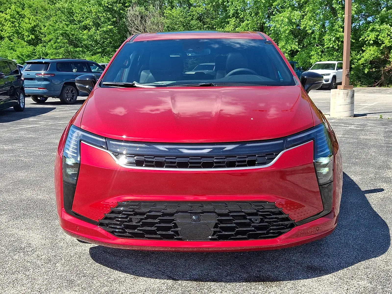 2027 Chrysler Pacifica Select photo 3