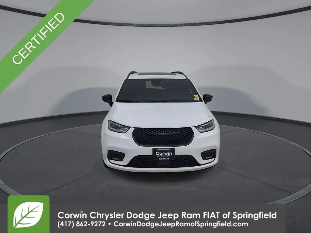 2025 Chrysler Pacifica Limited photo 5
