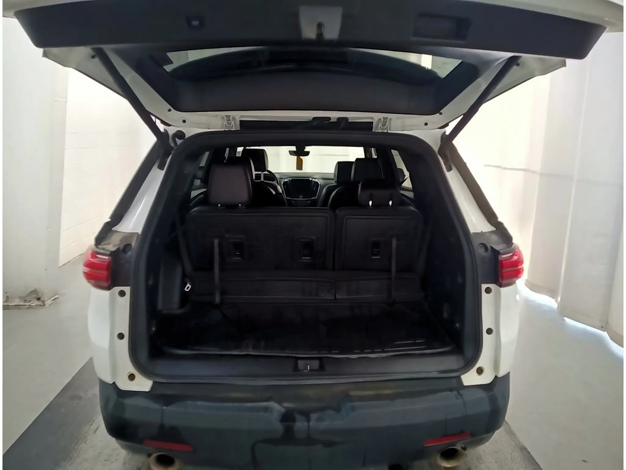 2023 Chevrolet Traverse RS AWD photo 5