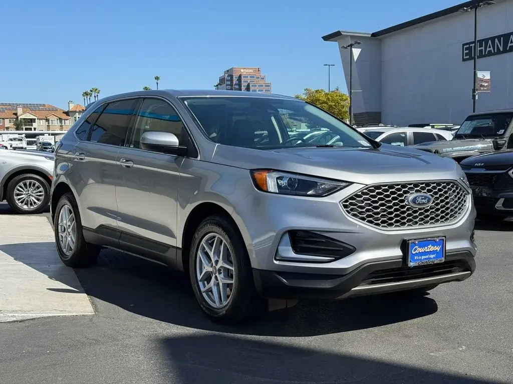 2024 Ford Edge SEL AWD photo 5