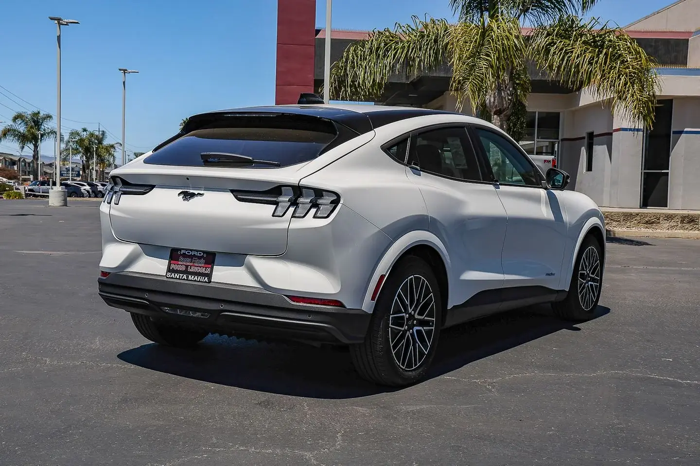 2026 Ford Mustang-Mach-e Premium photo 4