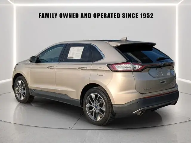 2017 Ford Edge Titanium photo 4