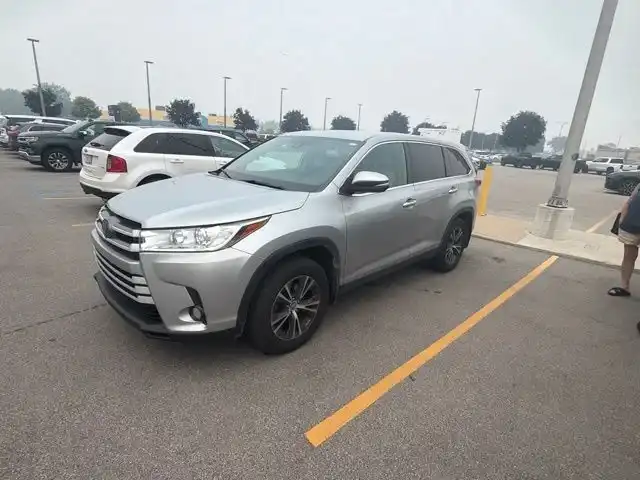 2019 Toyota Highlander LE Plus 4x4 V6's photo