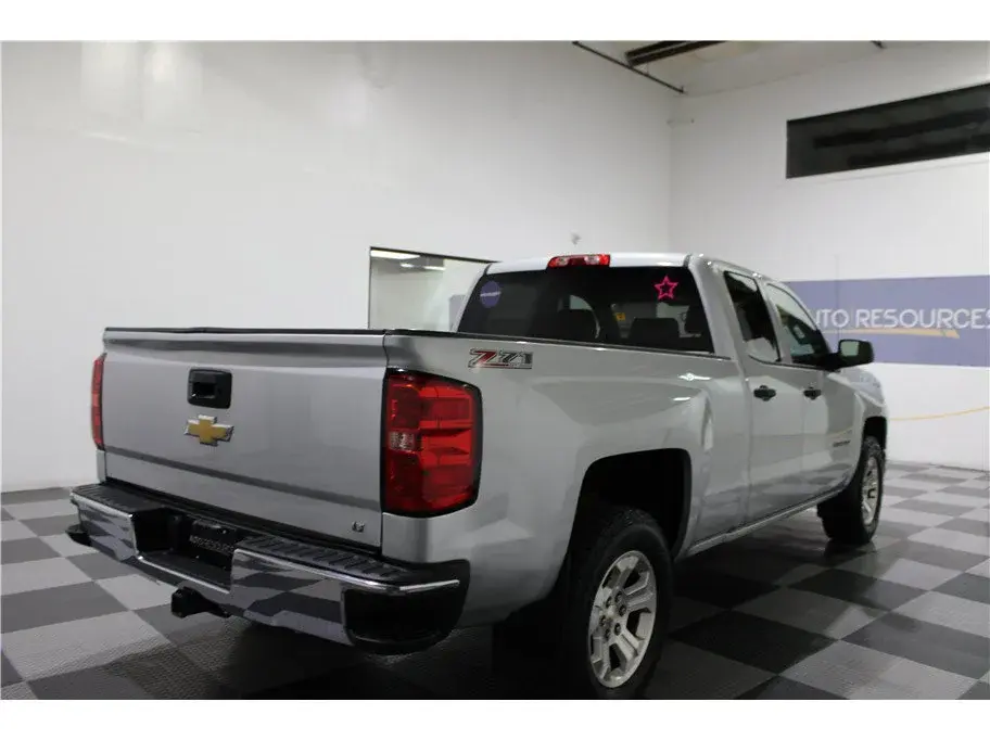 2014 Chevrolet Silverado 1500 2LT 4X4 Double Cab Std Box photo 4