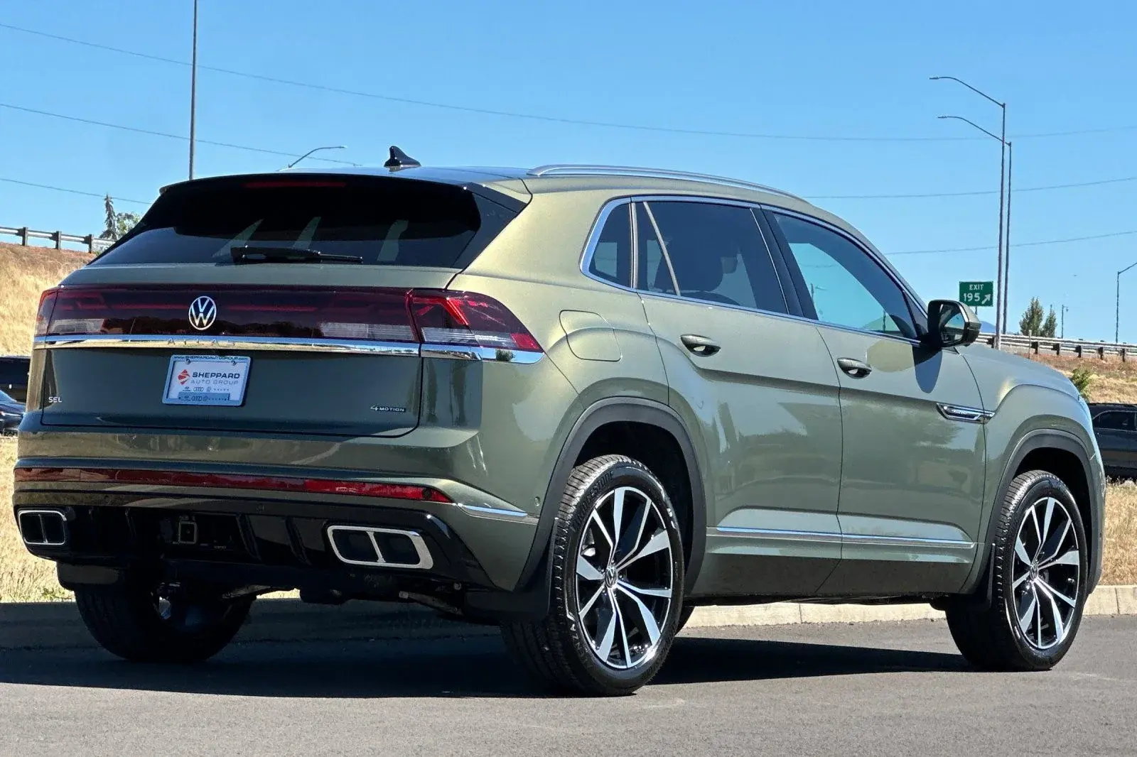 2026 Volkswagen Atlas Cross Sport 2.0T SEL Premium R-Line 4Motion photo 3