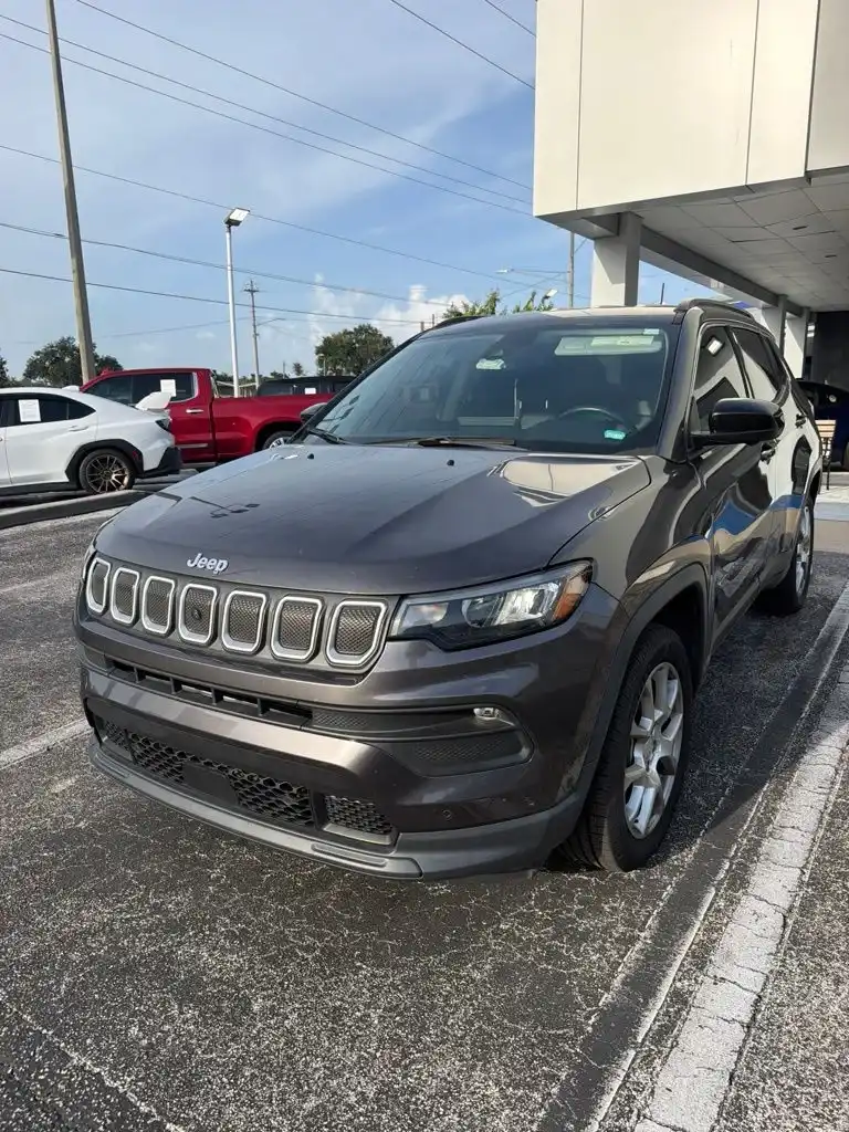 2022 Jeep Compass Latitude Lux 4X4's photo
