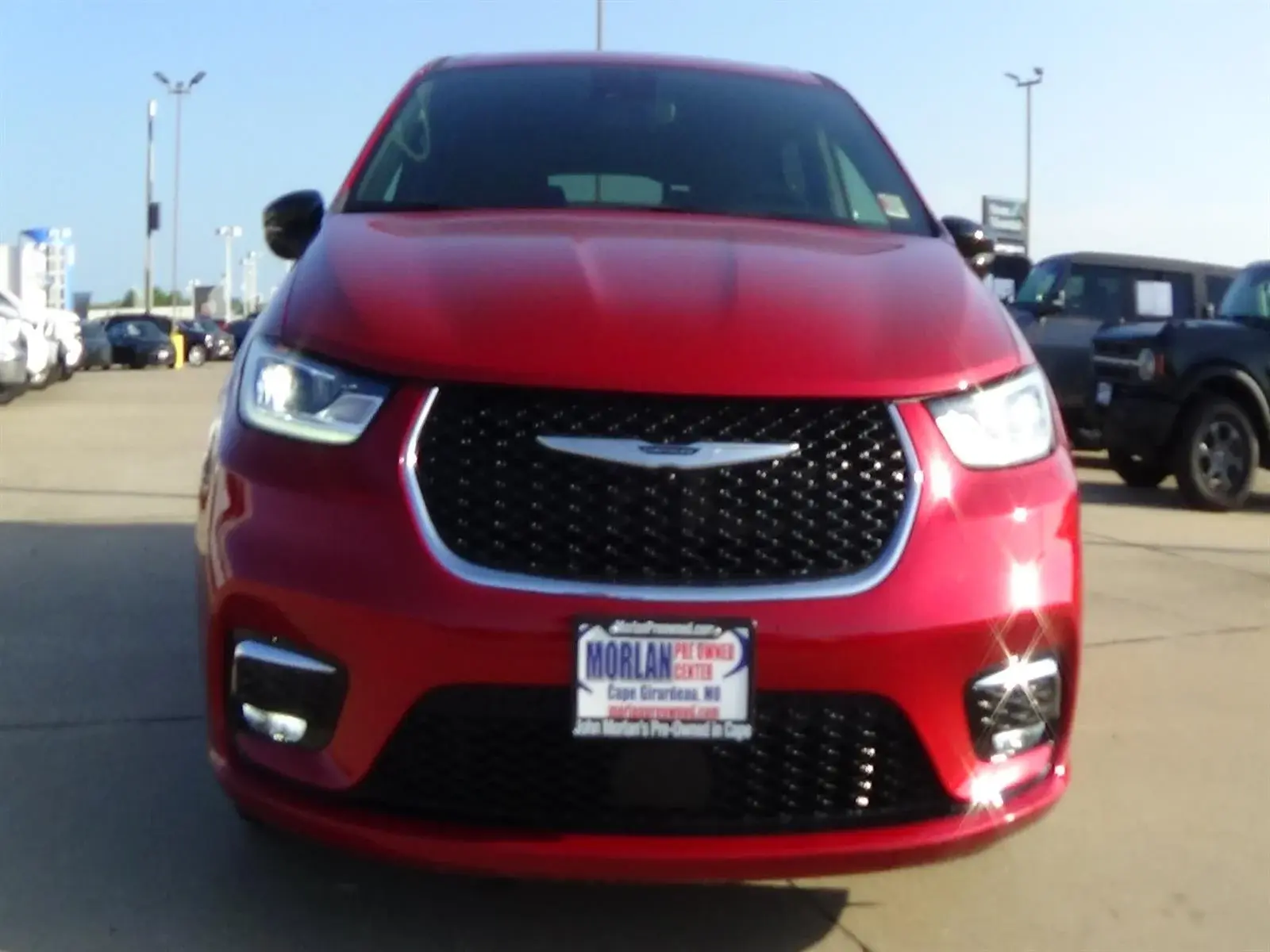 2025 Chrysler Pacifica Select photo 3