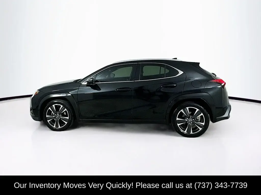 2020 Lexus UX 200 200 FWD photo 4