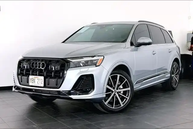2025 Audi Q7 45 Premium Plus quattro Tiptronic's photo