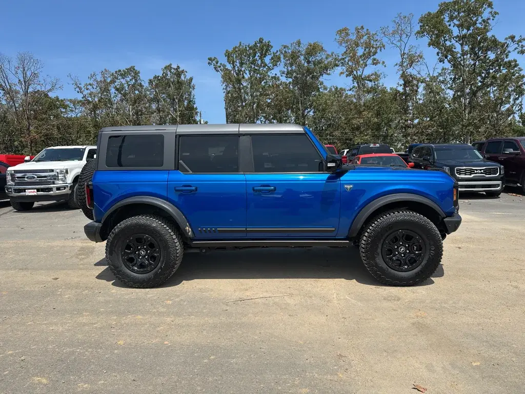 2021 Ford Bronco First Edition 4WD Advanced photo 4