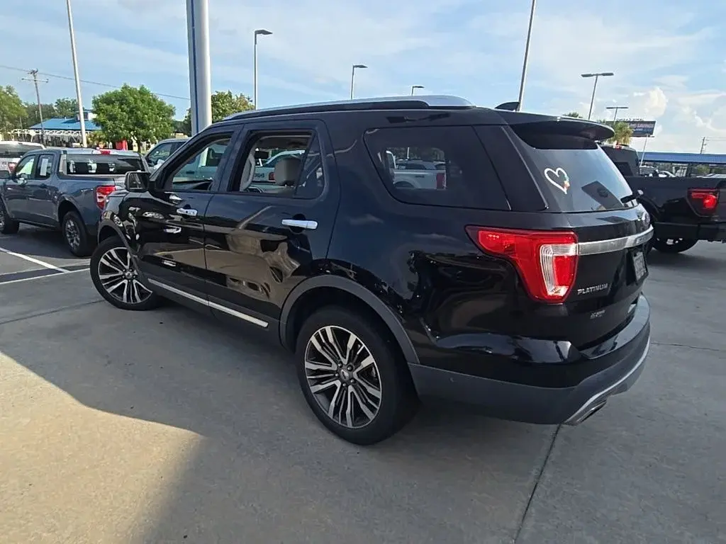 2017 Ford Explorer Platinum 4WD photo 4
