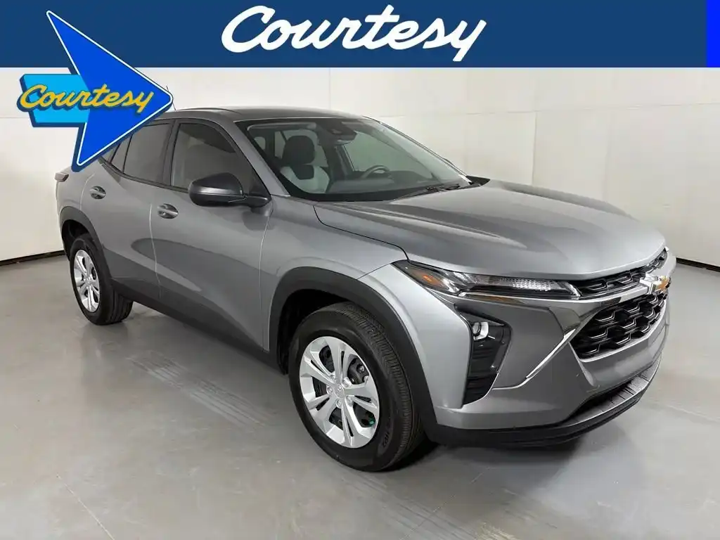 2025 Chevrolet Trax LS's photo