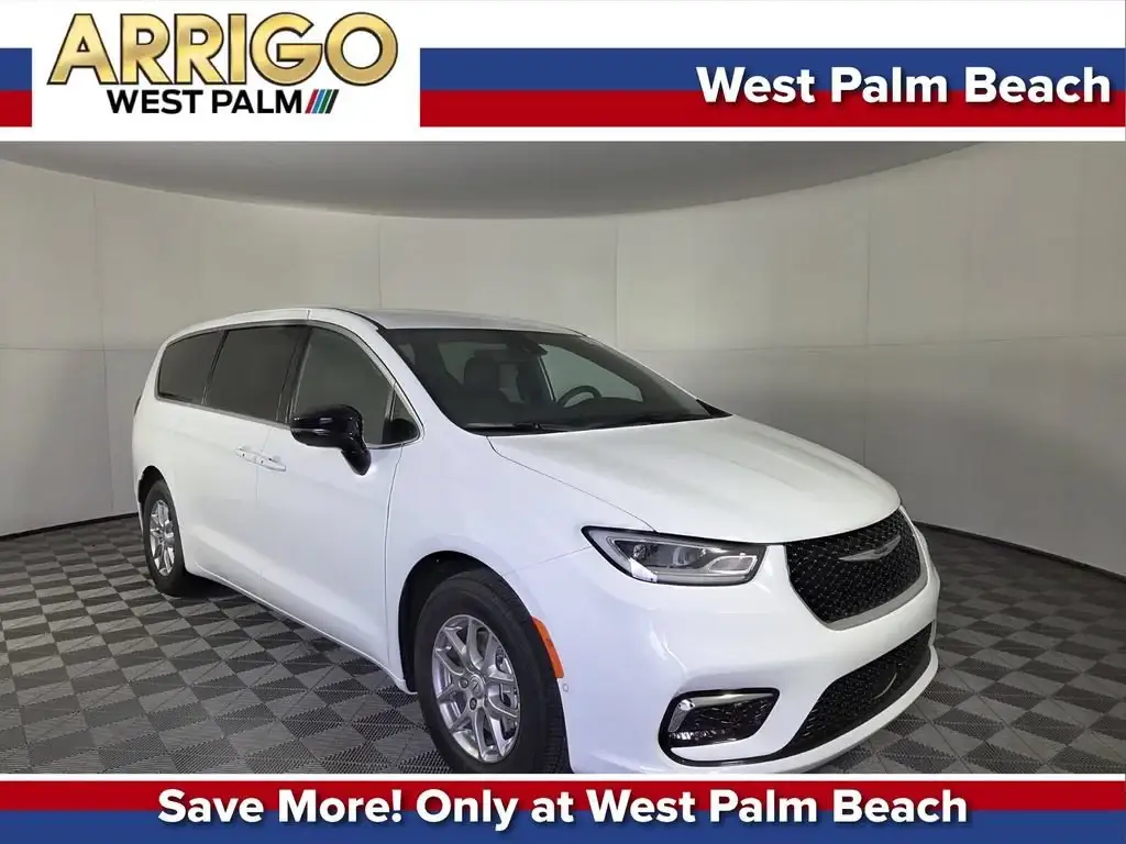 2026 Chrysler Pacifica Select photo 1