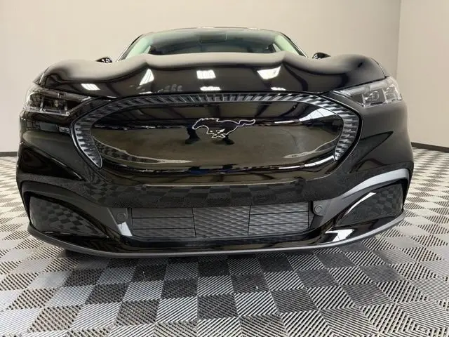 2026 Ford Mustang-Mach-e Select photo 3