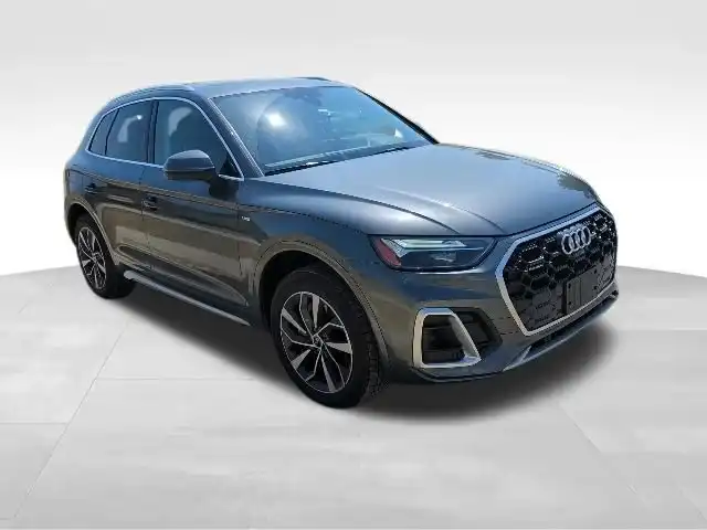 2023 Audi Q5 45 Premium Plus's photo