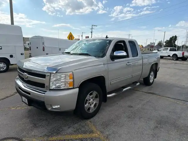 2009 Chevrolet Silverado 1500 1LT Extended Cab SWB's photo