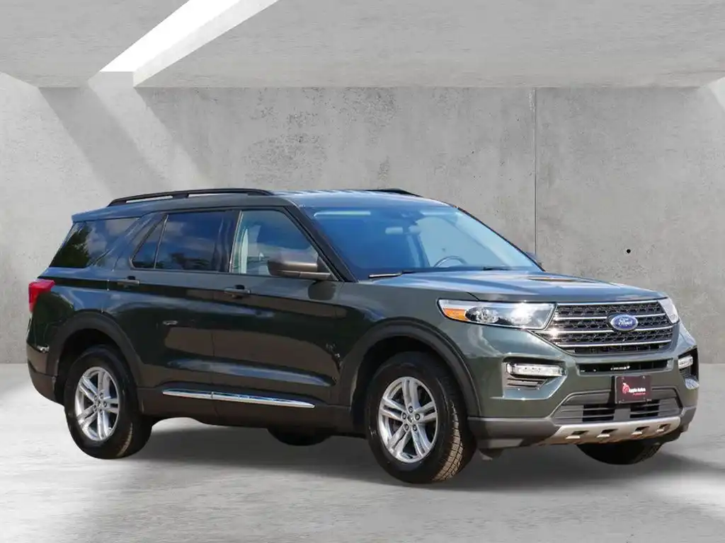 2023 Ford Explorer XLT 4WD's photo