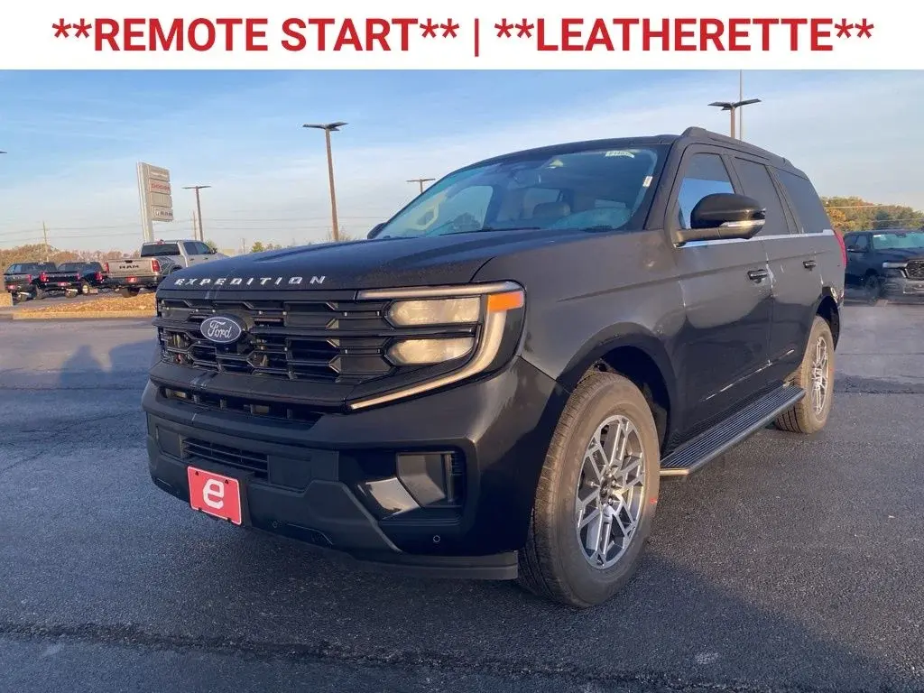 2025 Ford Expedition Active photo 3