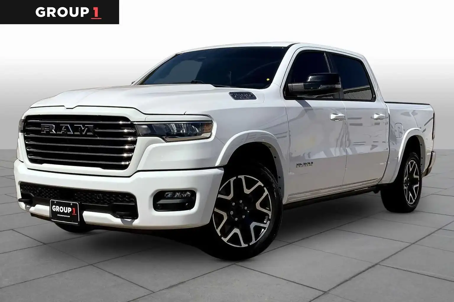 2025 RAM 1500 Laramie 4x4 Crew Cab 5'7's photo