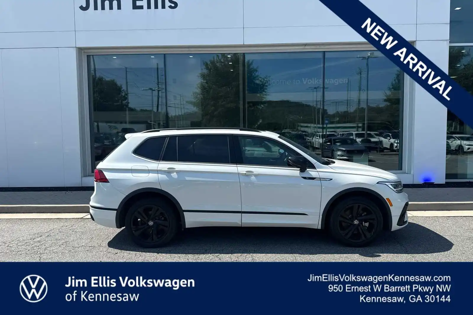 2024 Volkswagen Tiguan 2.0T SE R-Line Black's photo